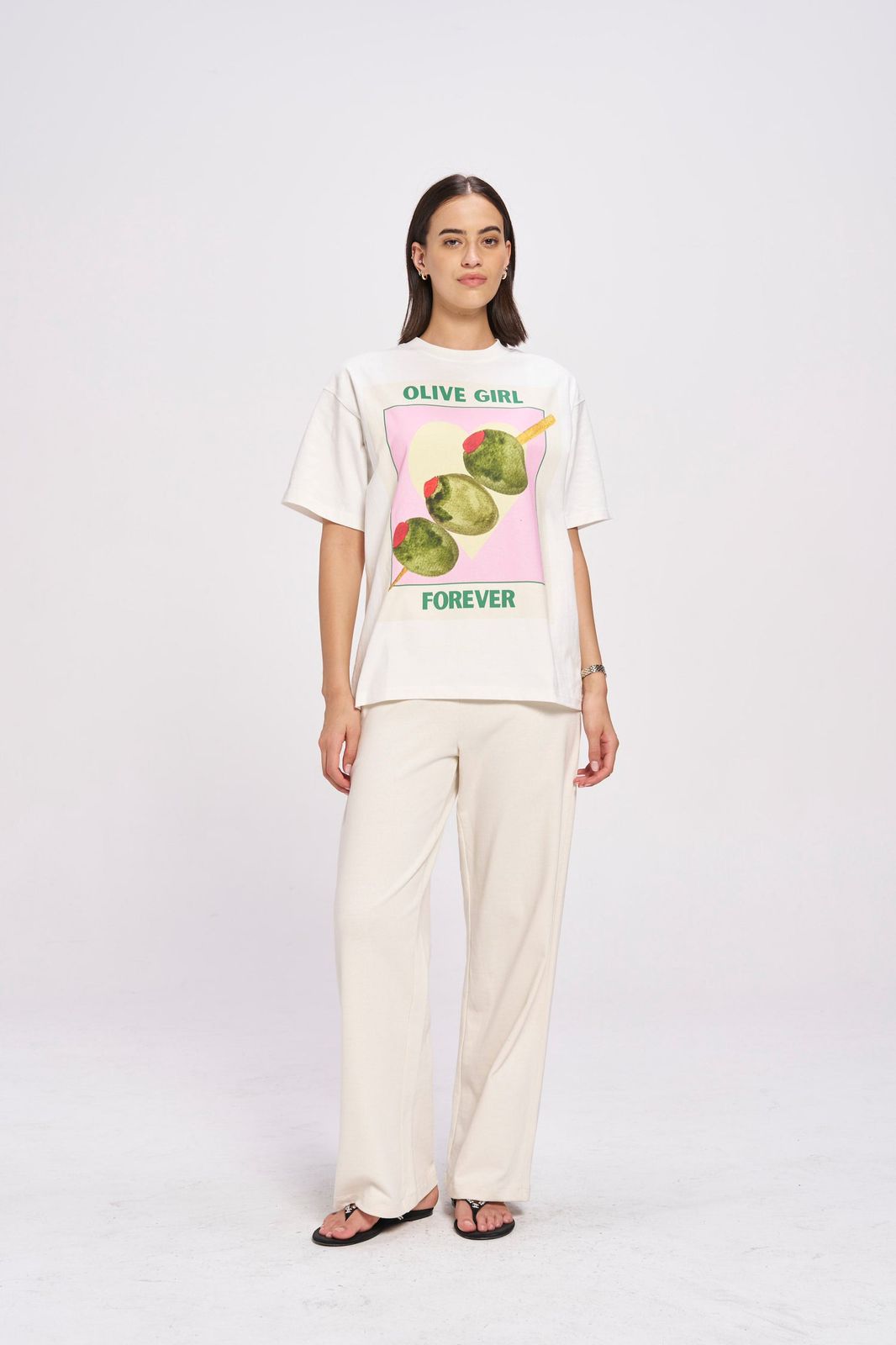 OLIVE GIRL OVERSIZE T-SHIRT