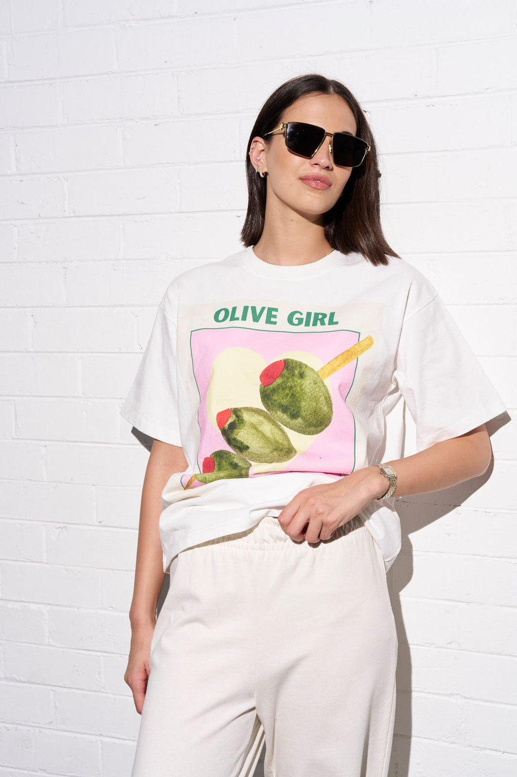 OLIVE GIRL OVERSIZE T-SHIRT